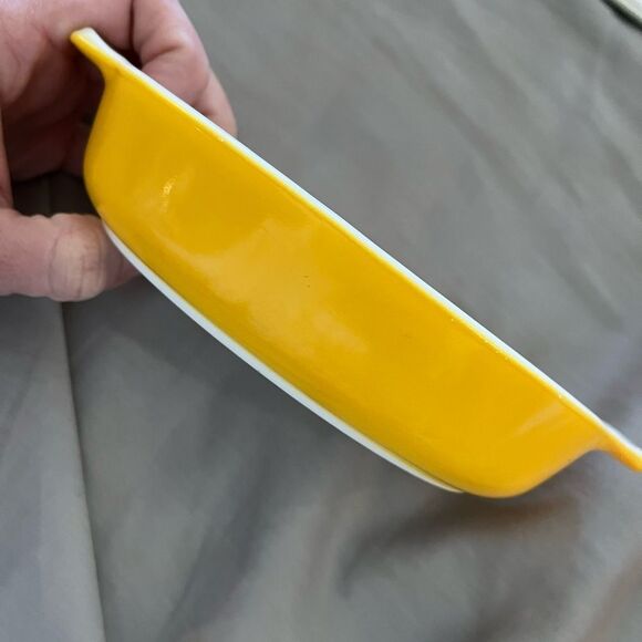 Vintage Pyrex “lemon” baking glass - Picture 6 of 7